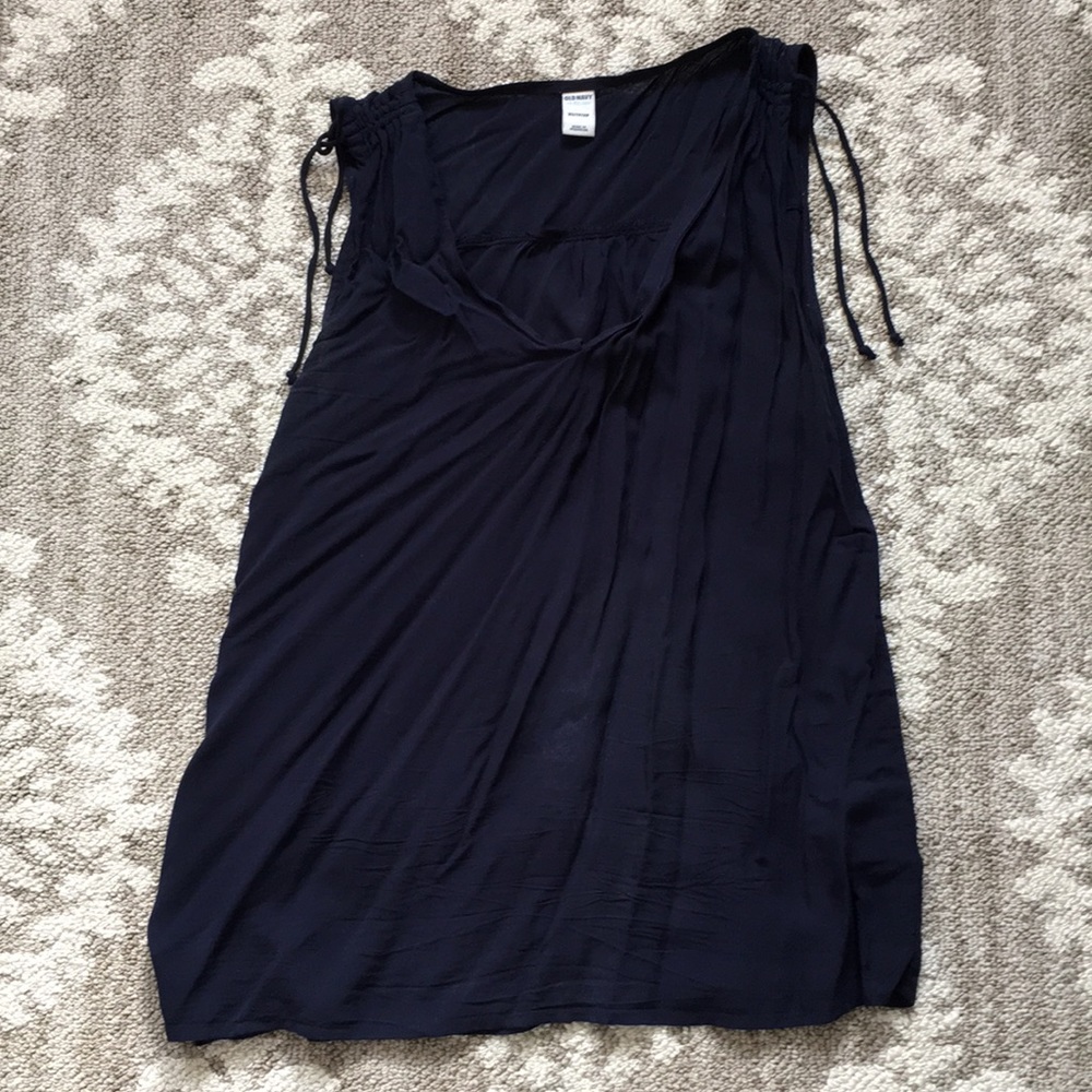 3/$15 Old Navy Vneck tank Navy XS